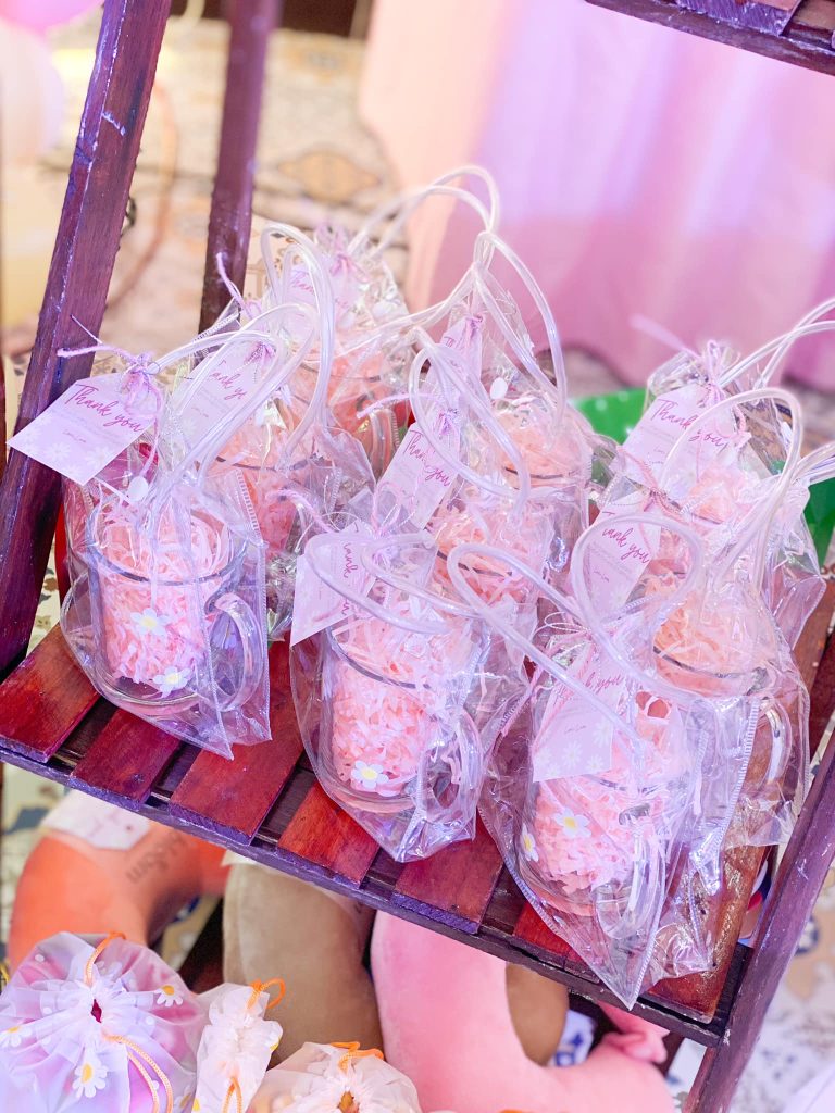 Onuzurike Chukwuagozie Birthday kids presents