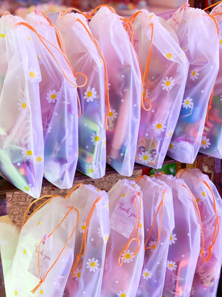 Onuzurike Chukwuagozie Birthday kids presents